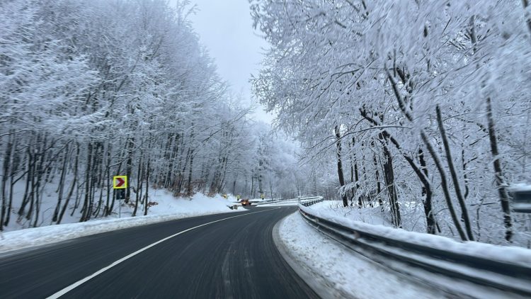 Gheață la mal pe râurile din nordul județului și sloiuri de gheață pe râurile Lăpuș, Suciu și Cavnic