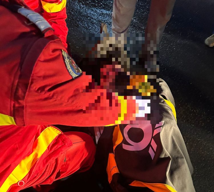 Spirit civic. Prim-ajutor acordat de un jandarm unui bărbat, victima unui accident la Satu Nou de Jos
