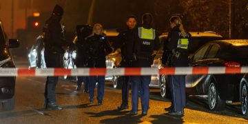Un român de 18 ani a fost înjunghiat de trei sirieni în Germania