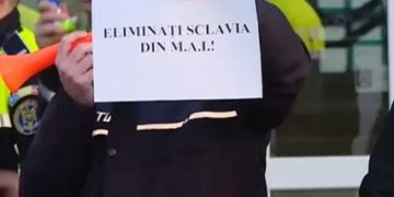 Protest al polițiștilor în fața IPJ Maramureș