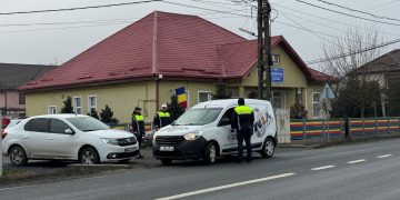 Serviciul Rutier, acţionat pe DN1C, în apropierea unei unităţi de învăţământ din Lăpuşel