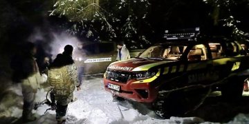 5 ucraineni care au fugit de război au fost salvați azi noapte de salvamontiștii din Maramureș