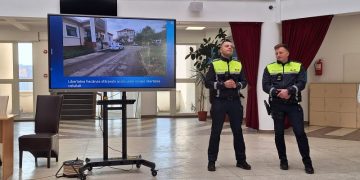 Dialog deschis al poliţiştilor cu elevii Şcolii Gimnaziale „Dimitrie Cantemir” despre realităţile din timpul intervenţiilor