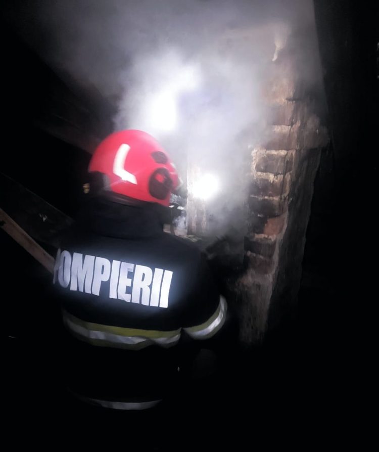 10 incendii în două zile pentru pompierii maramureșeni