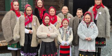 „Azi e despre tine, mama”, spectacol la Culcea dedicat celei mai importante ființe