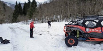 Intervenţie a Salvamont Maramureş aproape de graniţa cu Ucraina, unde a fost semnalată prezenţa unei persoane decedate