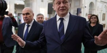 Mașinăria s-a pornit! Bolojan candidat la prezidențiale, Antonescu retras în depou?