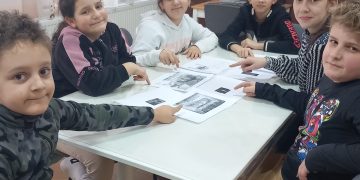 Copiii de la Centrul de Zi Sighetu Marmației au celebrat Ziua Națională Constantin Brâncuși