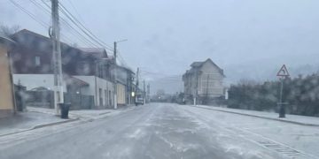 Informare meteorologică: au revenit ninsorile în județ