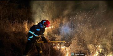 ISU Maramureș, intervențiiI de weekend. De la coșuri de fum la vegetație uscată