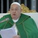 Papa Francisc și-a întrerupt predica de la Vatican din cauza unor dificultăți respiratorii