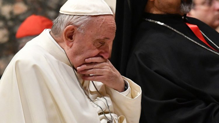 În ce stare se află Suveranul Pontif. Papa Francisc suferă de dublă pneumonie și nu crede că mai are mult de trăit