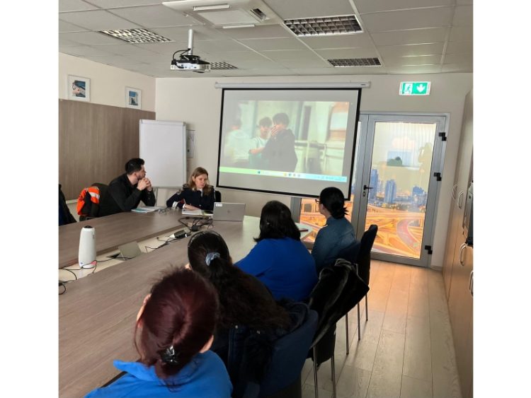 Poliţişti versus părinţi de Ziua Internaţională a Nonviolenţei în Şcoli