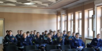 51 de elevi fac practică la IPJ Maramureş