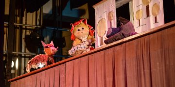 Copiii sunt invitați la Teatrul de Păpuși, la Scufița Roșie