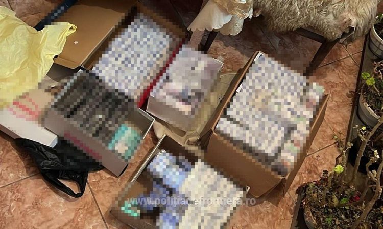 Țigări în valoare de peste 12.300 de lei descoperite de poliţiştii de frontieră în urma unor percheziţii domiciliare în Sighetu Marmației