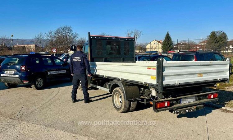 Autoutilitară de 40.000 de euro, căutată de autoritățile din Germania, descoperită în Petrova