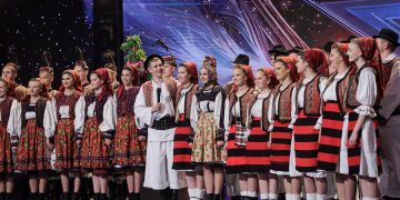 Ansamblul Folcloric Cercănelul din Borșa, pe scena emisiunii „Românii au talent”. Mult succes! 