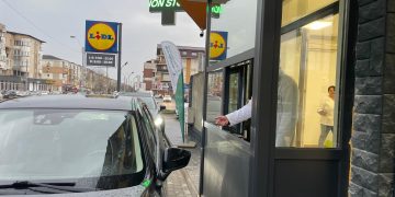 Prima farmacie drive-in din Baia Mare, un concept inovator pentru nordul țării