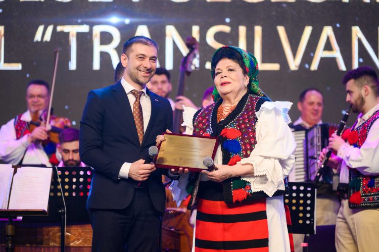 Angela Buciu a primit titlul de Cetățean de Onoare al Județului Maramureș