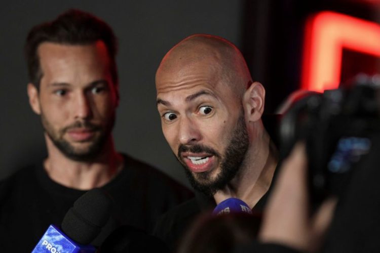 Fraţii Tate s-au întors în România pentru a-şi „dovedi nevinovăţia”