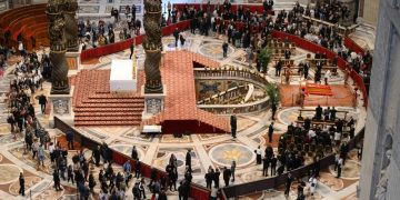 150 de mii de persoane au trecut prin fața trupului neînsuflețit al papei Francisc pentru o rugăciune și un ultim omagiu