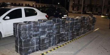 Autoutilitară încărcată cu țigări de 130.000 de euro, depistată de polițiștii de frontieră la Sighetu Marmației. Șoferul a fost reținut pentru 24 de ore