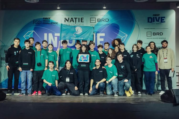 Echipa Robocorns a CN „Vasile Lucaciu” din Baia Mare, la finalul celui de-al nouălea sezon în competiția FIRST Tech Challenge România