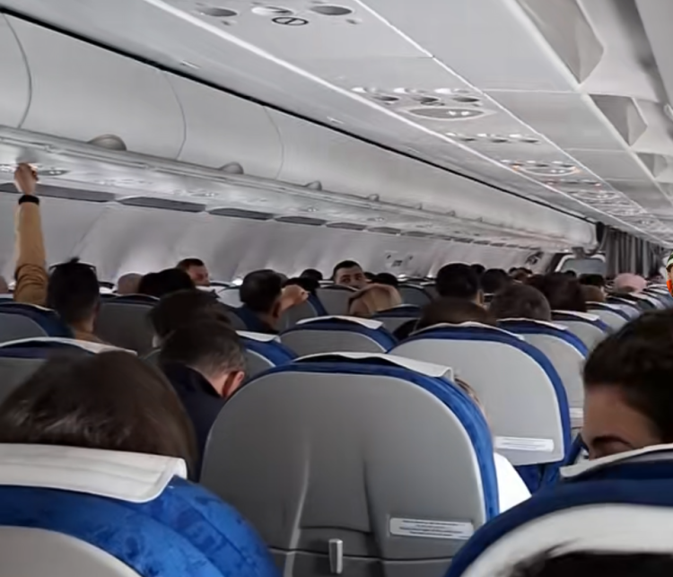 EXCLUSIVITATE. Zbor cu turbulențe serioase pe ruta Paris – Baia Mare. Imaginile filmate de pasageri au devenit virale