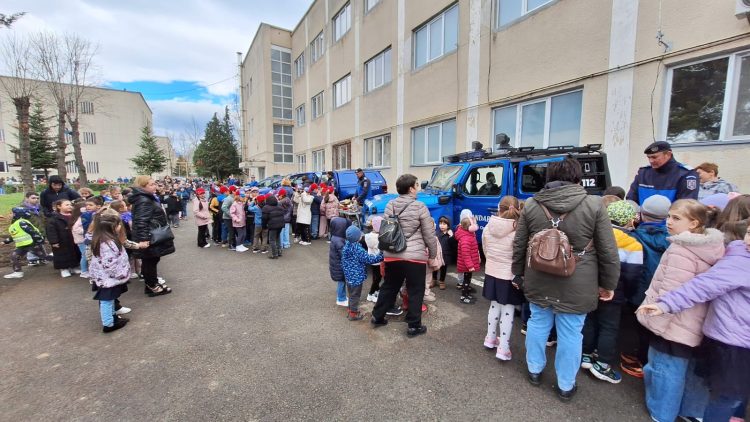 Zâmbete, bucurie și mult suspans la Jandarmeria Maramureș