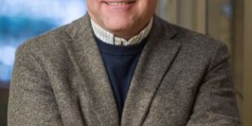 Grupul PartnerVet, controlat de antreprenorul român Ferenc Korponay şi de familia Dragic, îşi extinde operaţiunile la Constanta, prin achiziţia clinicii Animal Care Center, ACC