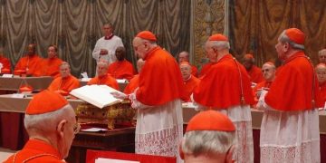 Vaticanul anunță azi data Conclavului pentru noul Papă