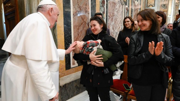 Despre stilul lui Dumnezeu într-o antologie cu discursuri și scrieri ale Papei Francisc