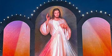 O simfonie a milostivirii în semn de gratitudine pentru pontificatul Papei Francisc