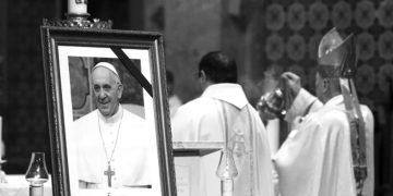Sâmbătă, zi de doliu în România pentru Papa Francisc