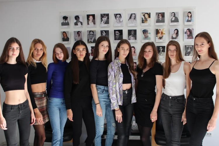 Casting pentru viitoare modele, organizat de One Models România la Baia Mare