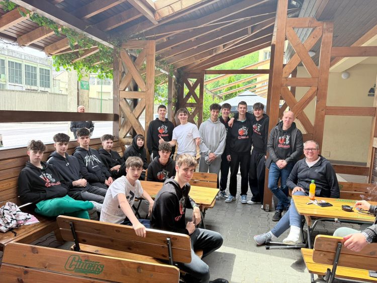 Sportivii de la o echipă de baschet din Baia Mare, implicați într-un accident rutier la Brașov. ACTUALIZARE