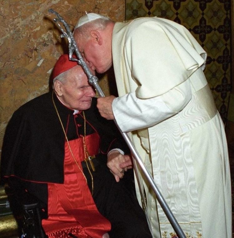 Se împlinesc 26 de ani de la vizita Papei Ioan Paul al II-lea în România