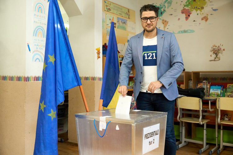 Îndemnul la vot al deputatului USR Brian Cristian „România are nevoie de oameni care nu stau pe margine!