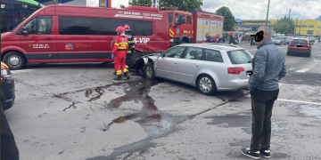 Sportivii de la o echipă de baschet din Baia Mare, implicați într-un accident rutier la Brașov