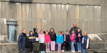 Elevi de la Școala Gimnazială Sălsig, la barajul Strâmtori-Firiza, în Săptămâna Verde