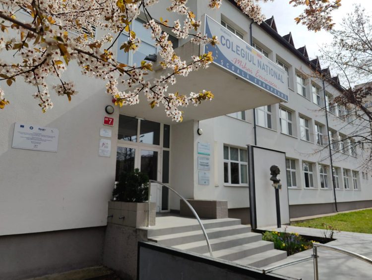 Școală de vară pentru elevi de clasa a VII-a la Colegiul Național “Mihai Eminescu”