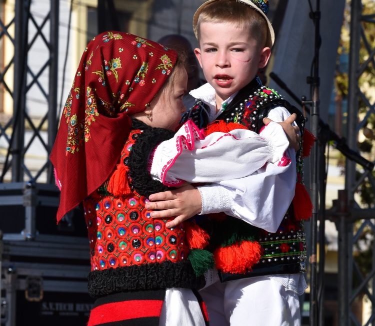 Festivalul “Trăistuța cu Tradiții”, la Sighetu Marmației, de Ziua Europei