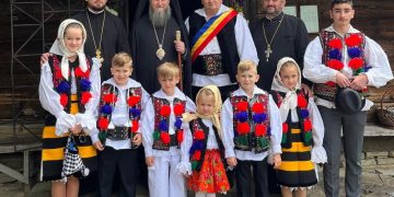Preasfințitul Părinte Teofil de Iberia a săvârșit Sfânta Liturghie în satul natal, Desești