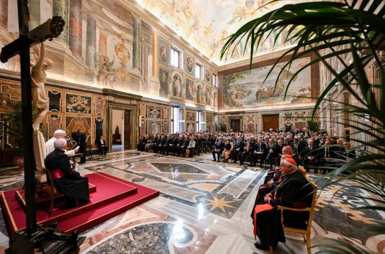 Papa Leon XIV: Urgent, un dialog între știință și conștiință în fața noilor provocări sociale