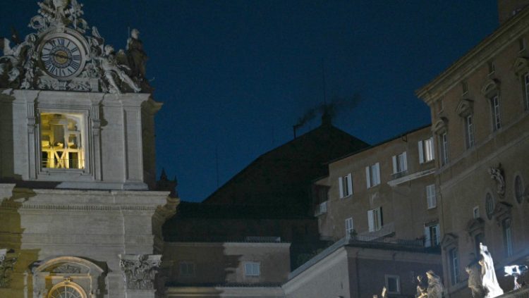 A doua zi de conclav pentru a alege succesorul papei Francisc după ce în prima zi cardinalii nu au ajuns la consens