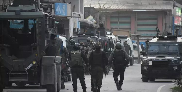 India a bombardat Pakistanul. Armata pakistaneză ripostează cu tiruri de artilerie