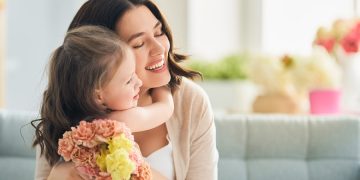 Pe 4 mai, prima duminică din Florar, sărbătorim Ziua mamei