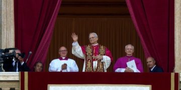 Trei indicii esențiale din prima apariție publică a Papei Leon. Ce fel de lider al Bisericii Catolice va fi