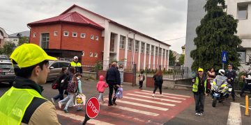 Patrula şcolară în acţiune, în Baia Mare, în cadrul Săptămânii Naţionale a Siguranţei Rutiere